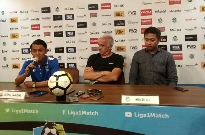 Dapat Dukungan Penuh Gubernur Jabar, Pelatih Persib Merasa Senang