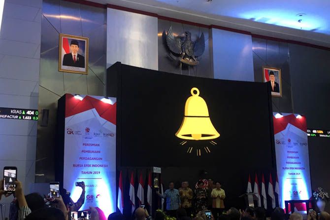 IHSG Dibuka Hijau, Darmin Optimistis 2019 Akan Jauh Lebih Baik