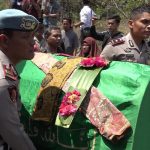 Isak Tangis Warnai Pengiringan Jenazah Haringga ke Liang Lahat