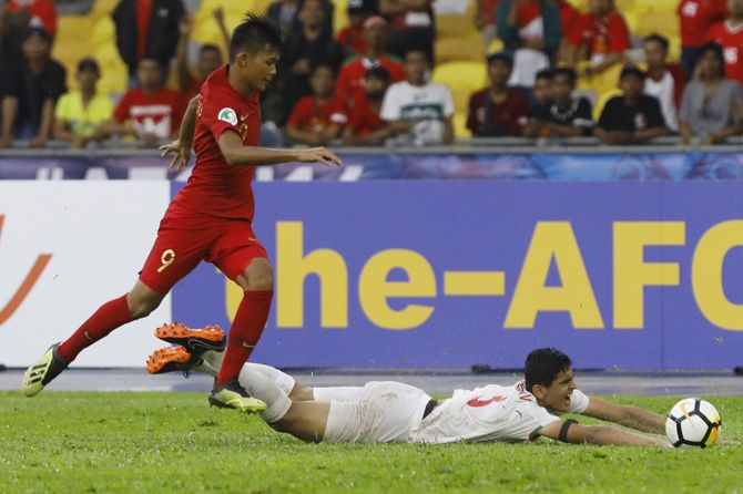 Kalah dari Indonesia, Pelatih Iran Salahkan Hujan