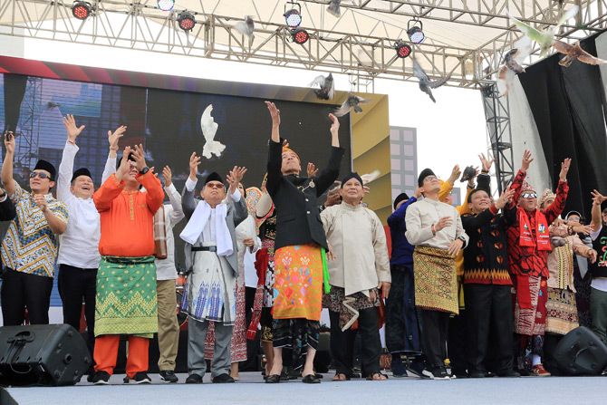 Kedepankan Cara Damai, Fadli Zon Optimitis Prabowo-Sandi Menang Telak
