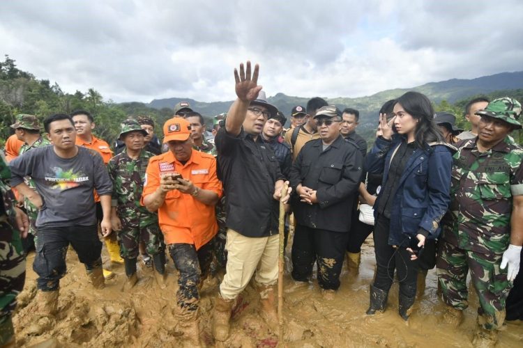 Longsor Jadi Bencana Terbanyak di Jabar, Ini Langkah Ridwan Kamil