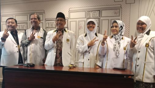 Maju Di Pileg 2019, Ermi Sempat Minta Restu Habib Rizieq-Arifin Ilham