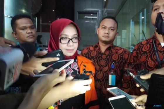 Pakai Baju Oranye dan Diborgol, Eni Saragih: Saya Nikmati