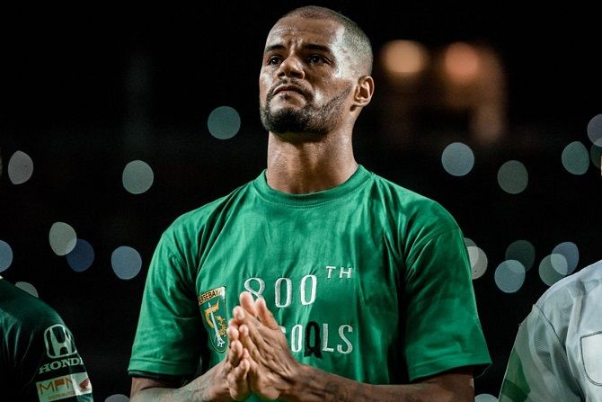 Striker Asing Persebaya Teteskan Air Mata di Akhir Laga, Ini Sebabnya