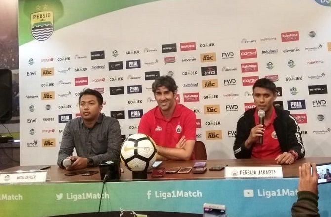 Untuk Satu Hal Ini, Pelatih Persija Puji Persib Bandung