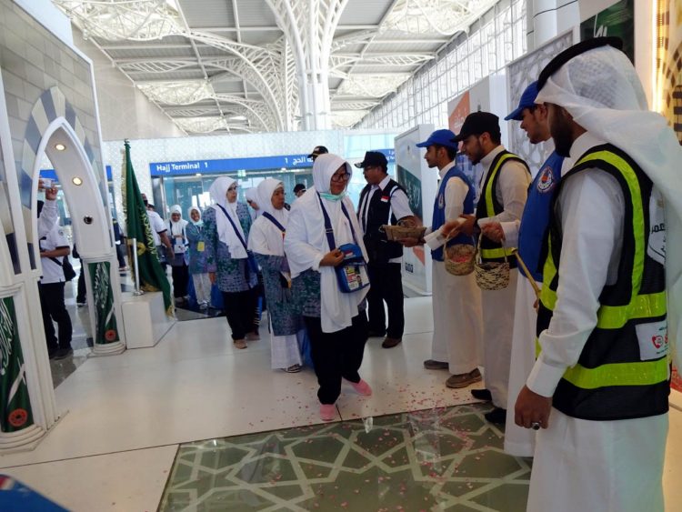 CJH dari Embarkasi Surabaya Bakal Nikmati Layanan Jalur Cepat