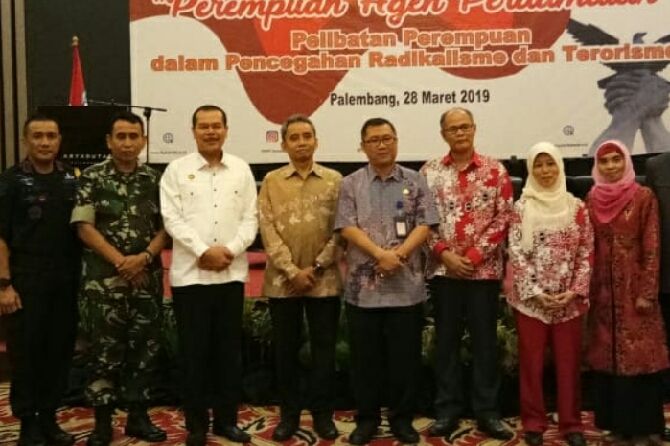 Emak-Emak Jadi Agen Pencegah Terorisme