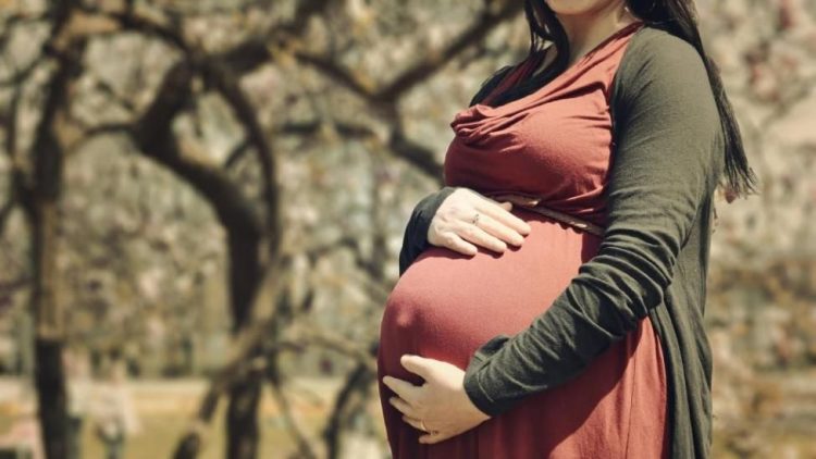 Ibu di India Februari Punya Bayi, Maret Melahirkan Lagi