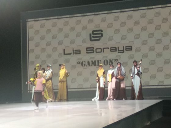 Intip Busana Modest Sporty dengan Paduan Warna dan Bahan Mewah