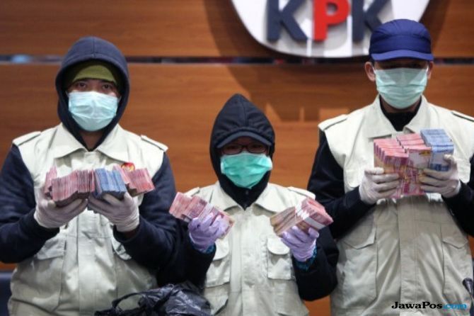 Kader Golkar Kena OTT, KPK Sita Puluhan Kardus Berisi Rupiah dan Dolar