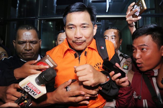 Kasus Bowo Mengonfirmasi Desas-Desus Masifnya Politik Uang di Pemilu