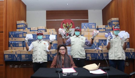KPK Bantah Ada Cap Jempol di Amplop 'Serangan Fajar' Bowo