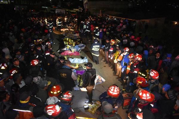 Nonton Tabrak Lari, 18 Orang Malah Tewas Ditabrak Truk