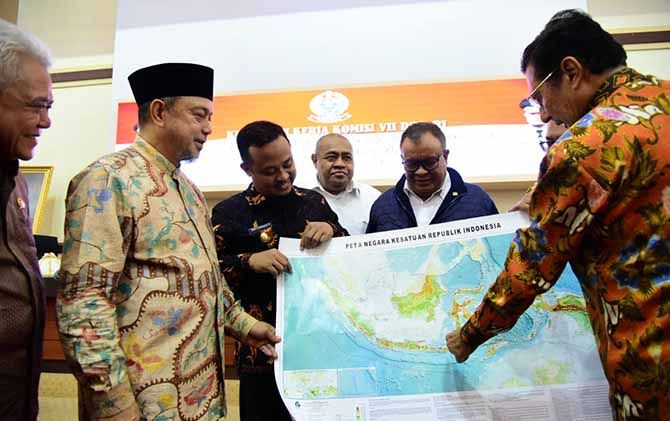Pemprov Sulsel Usulkan Kabel Listrik Bawah Laut di 314 Pulau