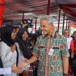 Serahkan SK 1.841 CPNS, Ganjar: Putranya Sekda Nggak Diterima