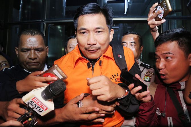 Tangannya Diborgol, Legislator Golkar Bowo Ditahan di Cabang Rutan KPK
