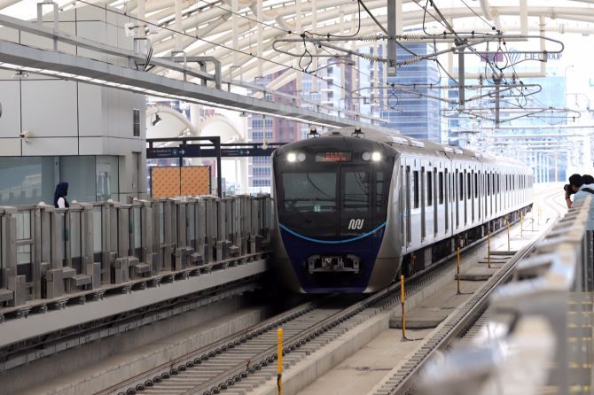 Tentukan Tarif MRT Semena-mena, Fakta Bakal Tuntut Anies