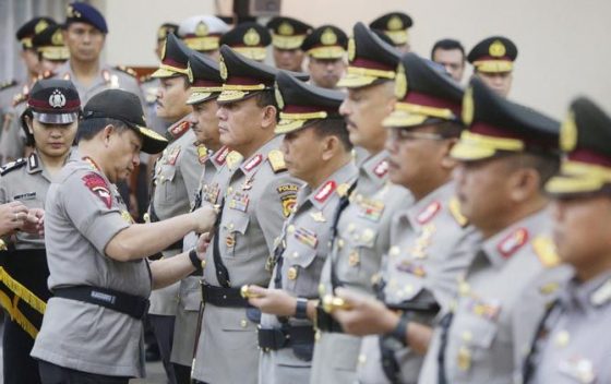 Polri Harus Berada di Tengah