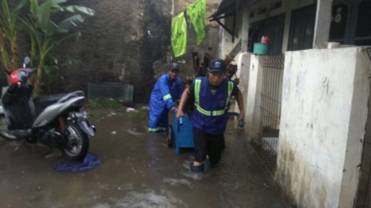 Tanggul Baswedan Tergerus, Pemukiman Warga Jatipadang Tergenang