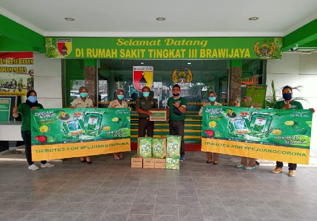 Adem Sari Ching Ku Salurkan Bantuan ke Pejuang Covid-19 di Jawa Timur