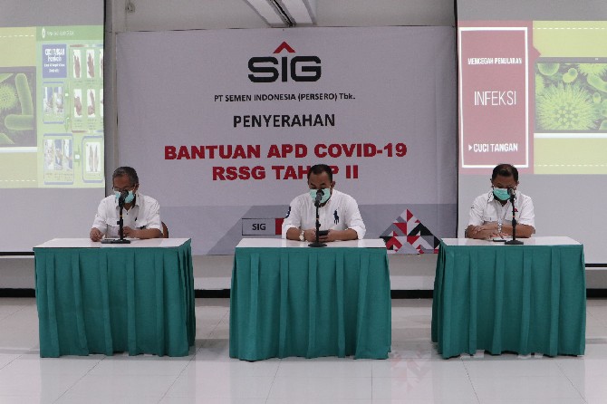 SIG Salurkan Bantuan Alkes dan APD Senilai Rp 2,5 Miliar