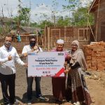 SIG Salurkan Bantuan Pembangunan 2 Ponpes di Bondowoso