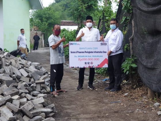 Semen Indonesia Bangun Sarana Jalan di Pasuruan Senilai Rp 100 Juta