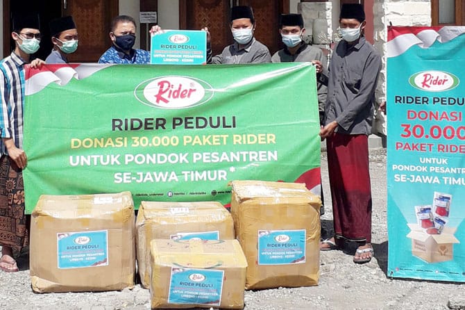 RIDER Bantu 100 Ribu Paket Peduli Covid-19 ke Pondok Pesantren se-Jawa