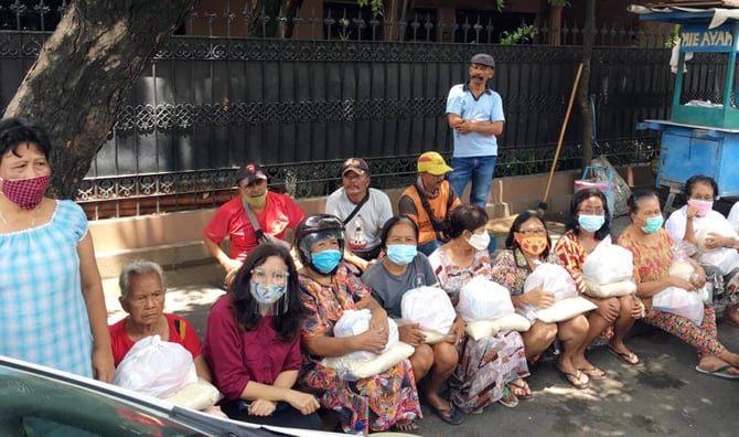 Berbagi Sembako Kasih