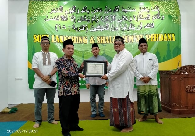 CSR-SIG Salurkan Bantuan untuk Renovasi Masjid Manba’ul Ulum Gresik