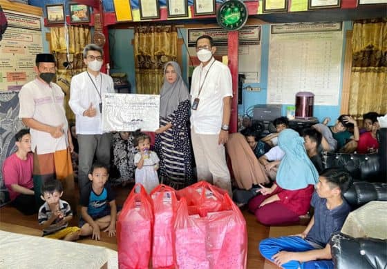 Muliakan Bulan Ramadan, Bank Mandiri Berbagi Makanan dan Takjil