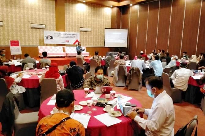 SIG Latih Para Peternak Dan Manfaatkan Limbah Kotoran Hewan di Rembang