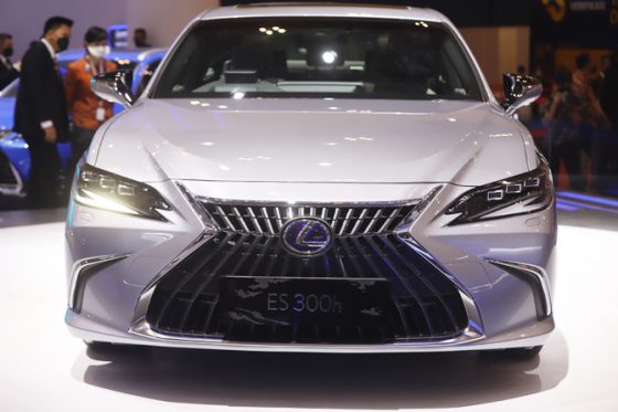 Resmi Hadir di Indonesia, The New Lexus ES: Instinctively Refined