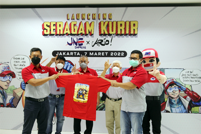 JNE Resmikan Seragam Kurir Baru
