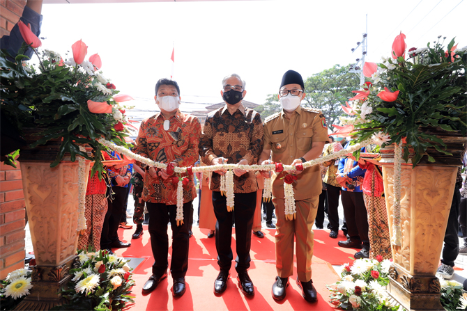 Perkuat Pertumbuhan Ekonomi Daerah, OJK Resmikan Kantor OJK Malang