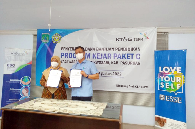 KT&G TSPM Beri Bantuan Dana Pendidikan Kejar Paket C Warga Purwosari
