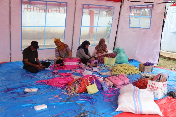 Hasil Kreasi Pengungsi Cianjur Segera Mejeng di HKSN Bali