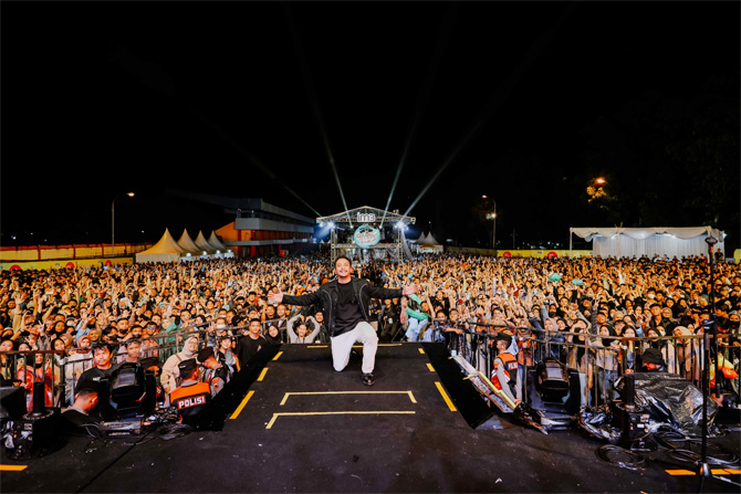 NDX Aka Hingga Fiersa Hangatkan Purwokerto dengan Collabonation Tour