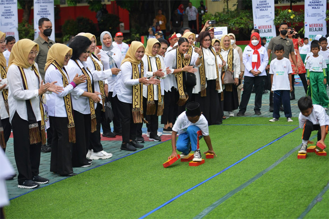 Ibu Negara dan OASE KIM Ajak Siswa SD Dukung Gerakan Sekolah Sehat